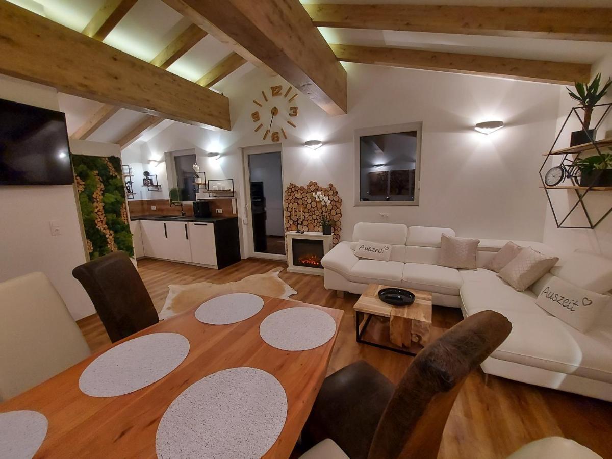 דירות לאובן Auszeit Steiraland Penthouse 9 Mit Grossen Balkon Und Parkplatz מראה חיצוני תמונה
